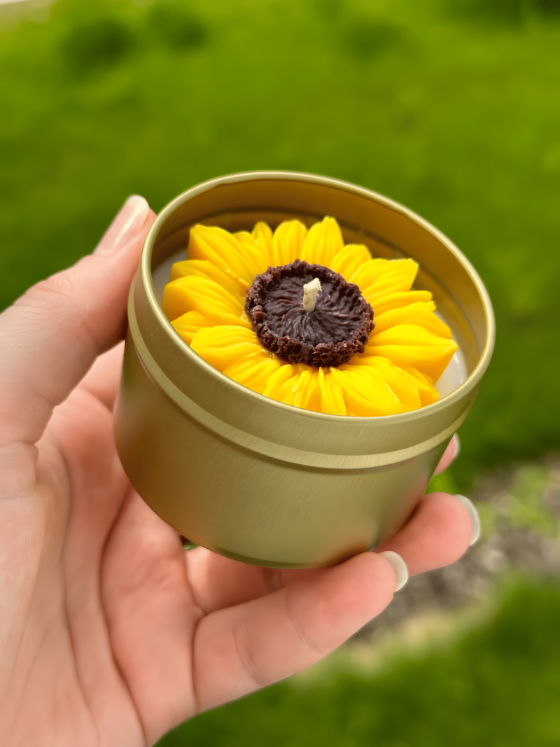 metal tin candle
