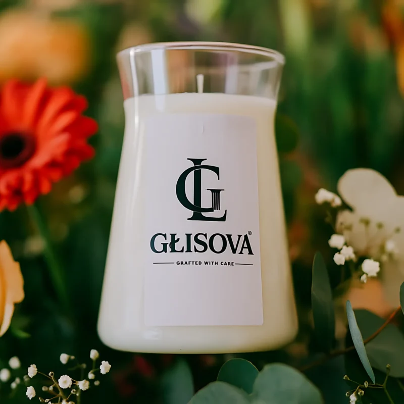 Non-toxic vegan candle, The Alpinist, with a 50-60 hour burn time.
