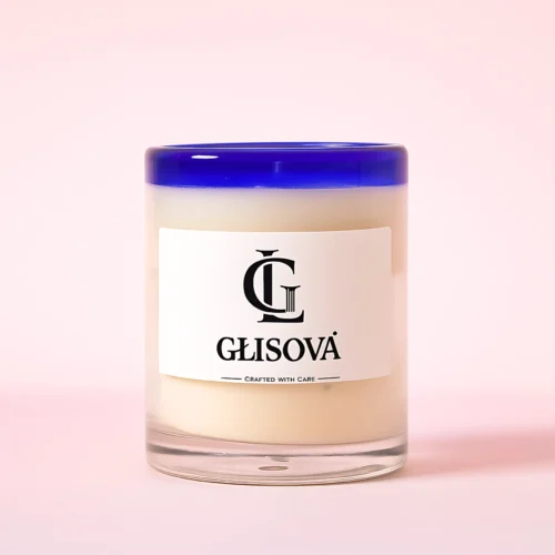 Non-toxic vegan candle with notes of oolong tea and leather