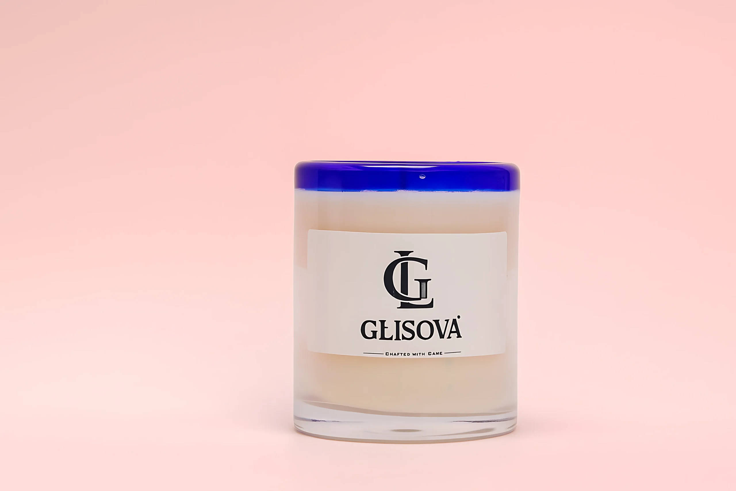 Non-toxic vegan candle with notes of oolong tea and leather